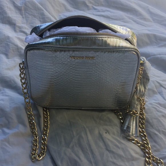 Victoria’s Secret NWOT Silver Shoulder Bag - Picture 3 of 8